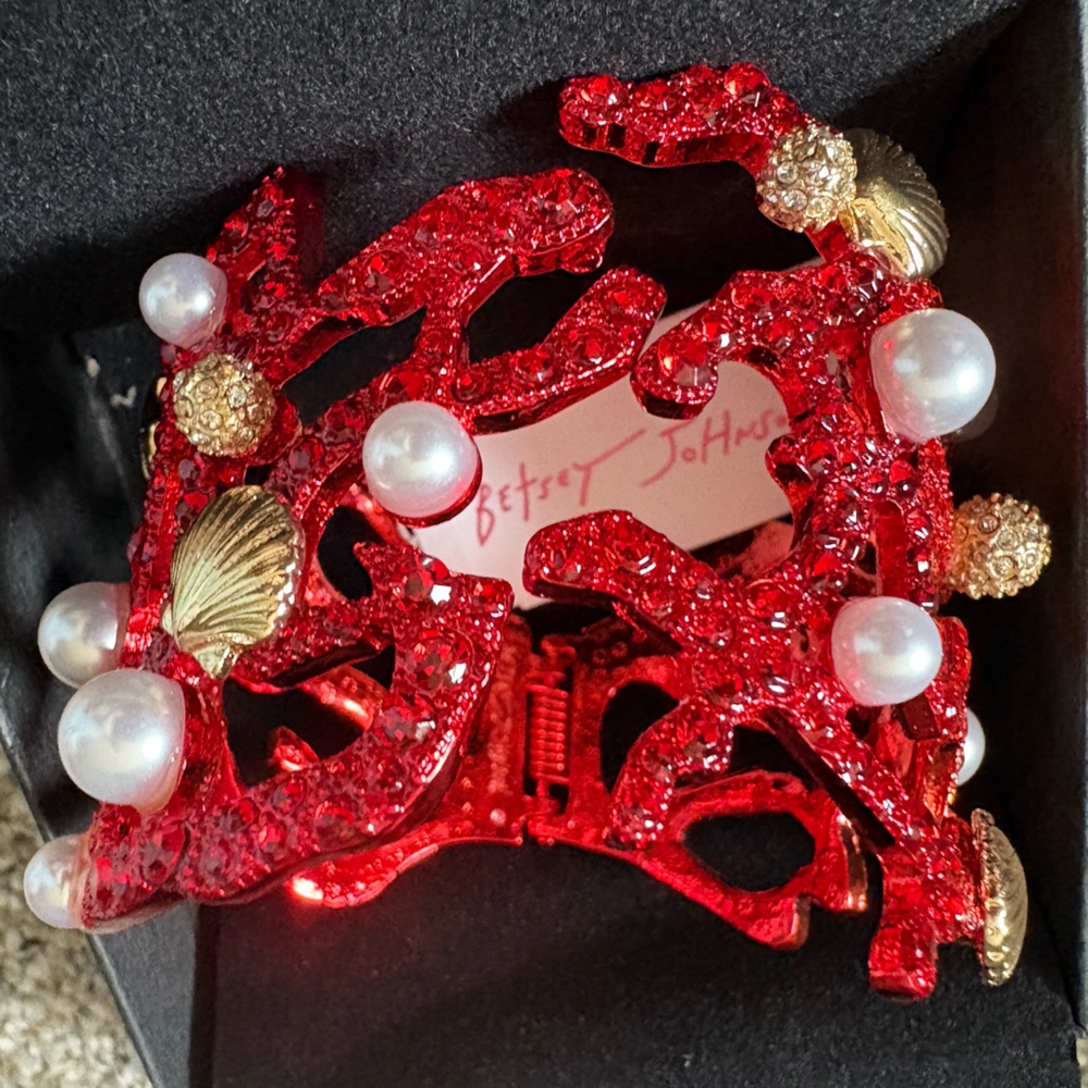 🪸🦑 Betsey Johnson Red Coral Bangle Bracelet